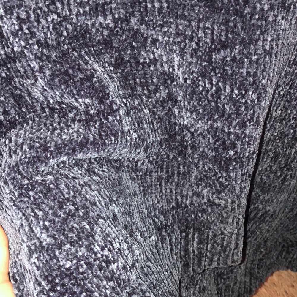 Cozy sweater! - Picture 2 of 3